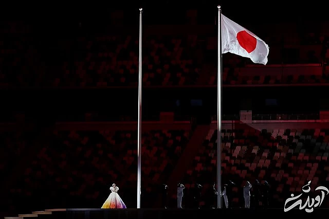 همه چیز درباره مراسم افتتاحیه المپیک ۲۰۲۰/ از حضور پرتعداد آمریکایی ها تا ورزشکار تونگایی که برهنه به ورزشگاه آمد/ کاروان ورزشی ایران با همان لباس قبلی رژه رفت/ عکس و ویدئو